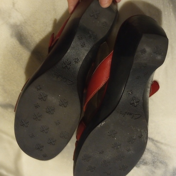 Clarks Leather Sandal - Picture 4 of 8